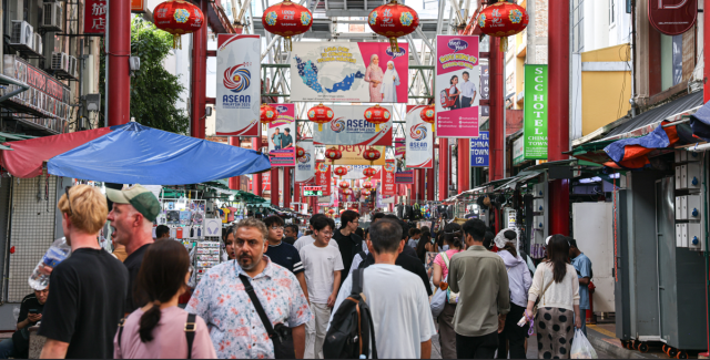 马来西亚吉隆坡唐人街街景。