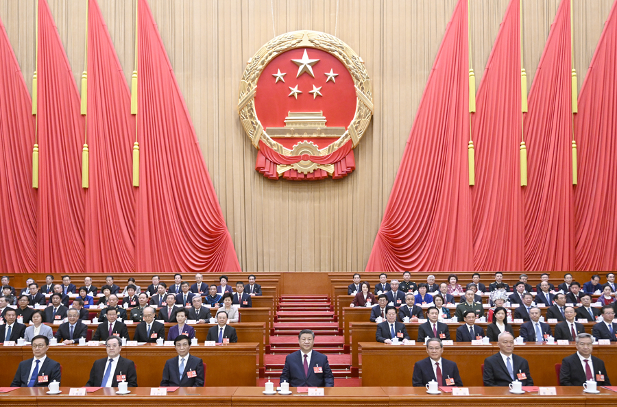 　　3月11日下午，第十四届全国人民代表大会第三次会议在北京人民大会堂闭幕。党和国家领导人习近平、李强、王沪宁、蔡奇、丁薛祥、李希、韩正等在主席台就座。新华社记者 李学仁 摄